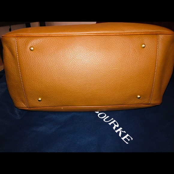 Beautiful AUTHENTIC Dooney and Bourke “WILSON PANAMA” shopping satchel. - Picture 2 of 9